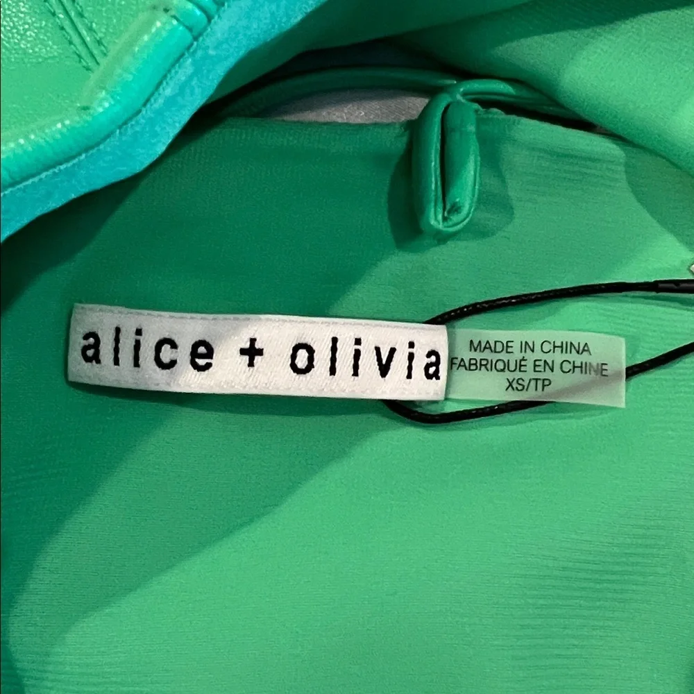 NWT Alice + Olivia Vibrant Green Vegan Leather Crop Top Size XS - Picture 5 of 7